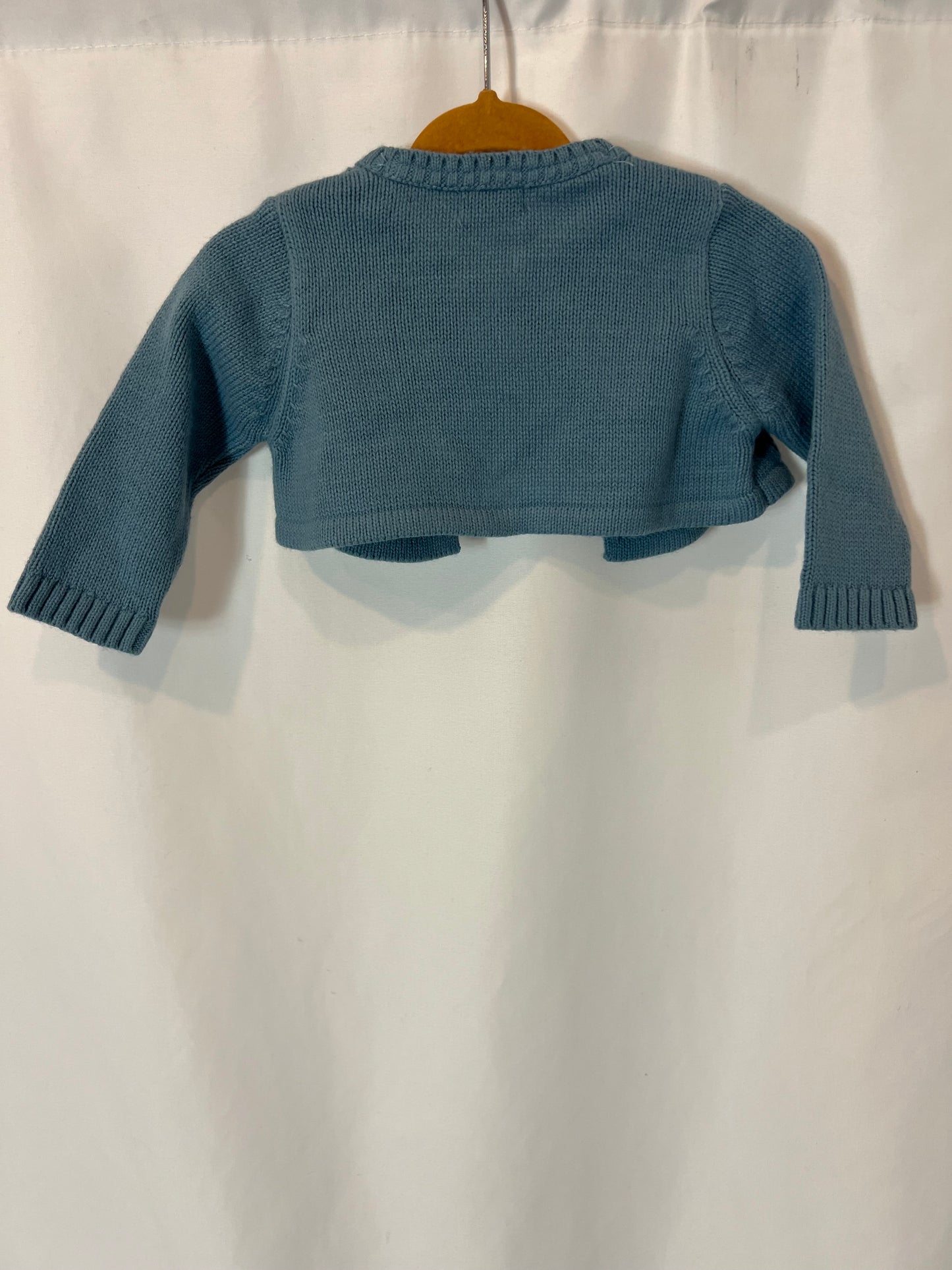 GOCCO. Blue knit romper set. Size 6-9 months