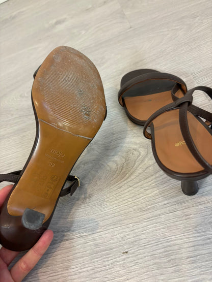 MAJE. Sandalias de piel con tiras. T 39
