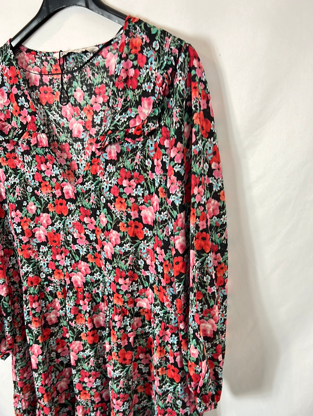 ZARA. Vestido negro flores T.s