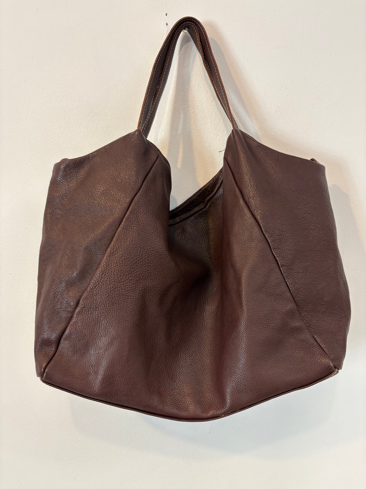 OTRAS. Bolso shopper marrón piel