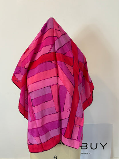 KEN SCOTT. Pañuelo seda rosas