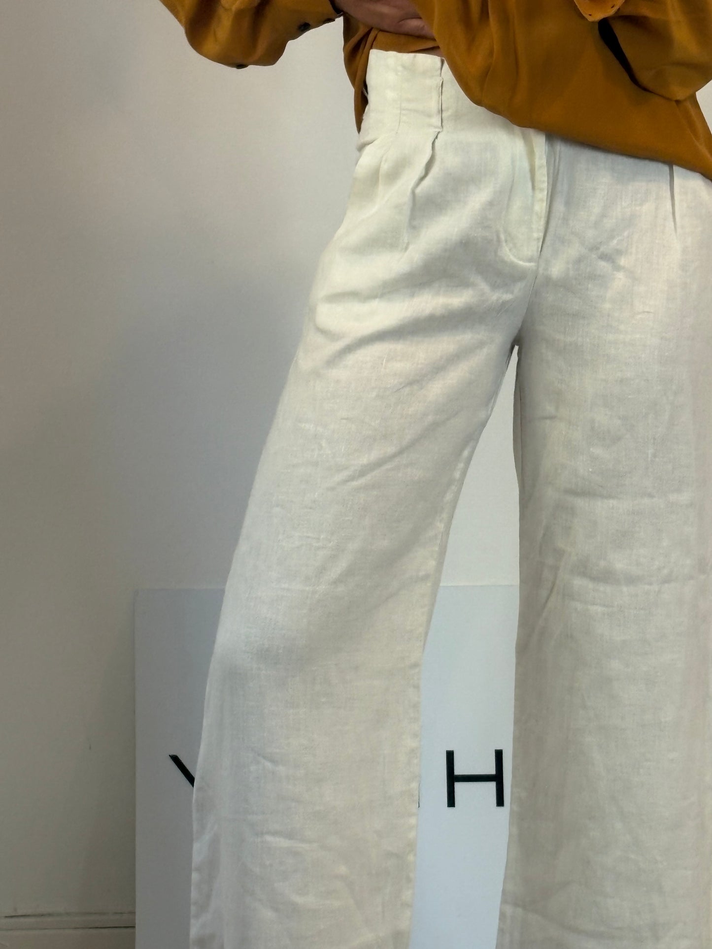 MANGO. Pantalón blanco lino. T S