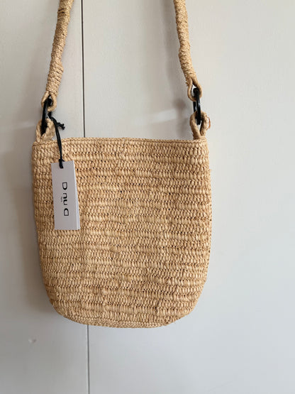 DnuA. Bolso rafia asa larga