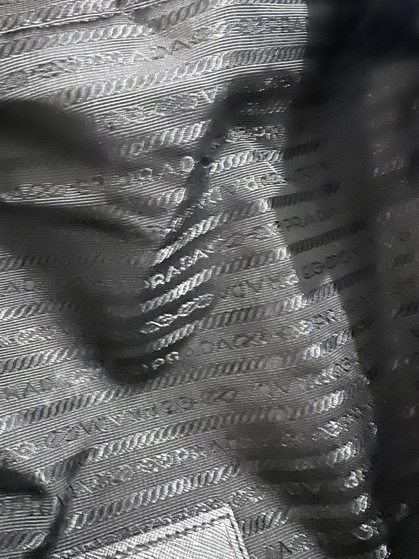 PRADA. Mochila negra detalle bolsillo