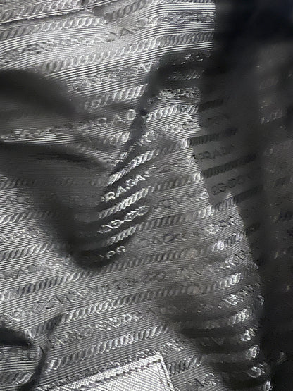 PRADA. Mochila negra detalle bolsillo