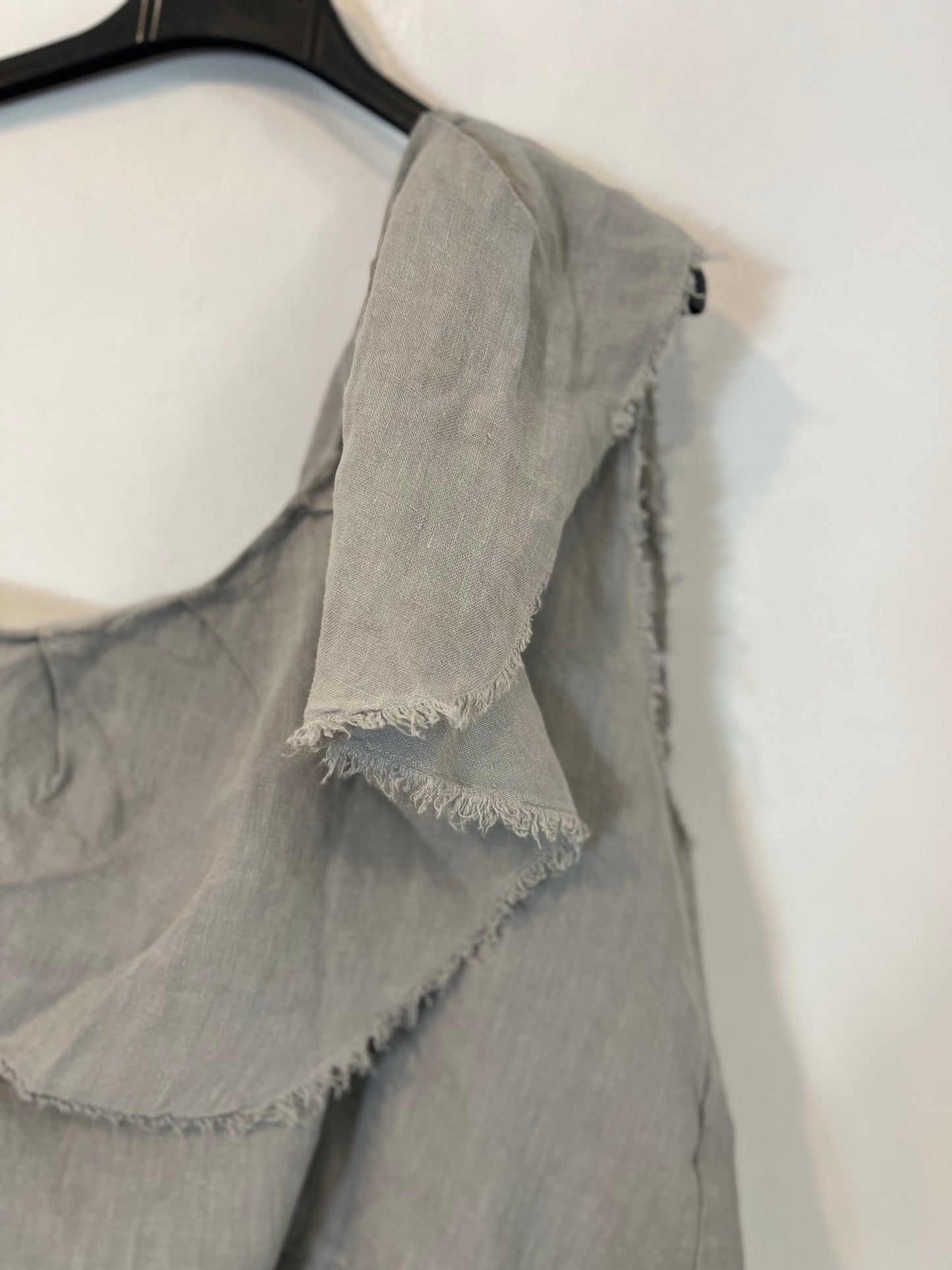 ZARA. Top gris lino asimétrico. T S