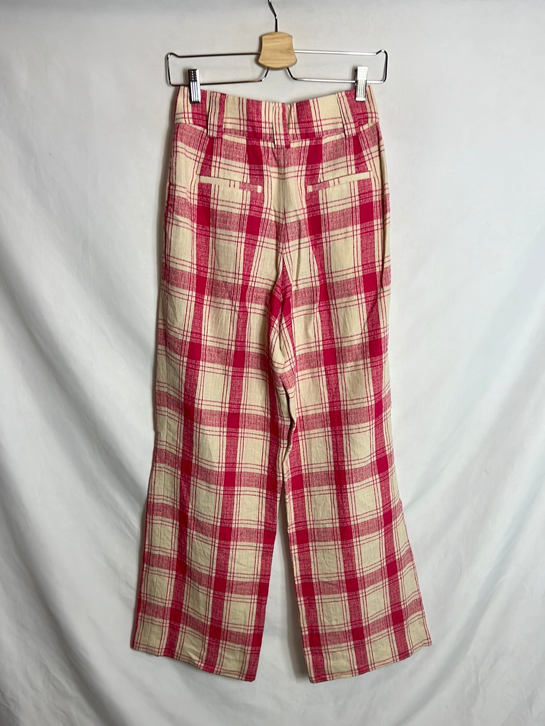 SÉZANE. Pantalón textura cuadros beige y rosa. T 36