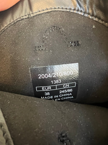 ZARA. Botas negras cowboy. T 38