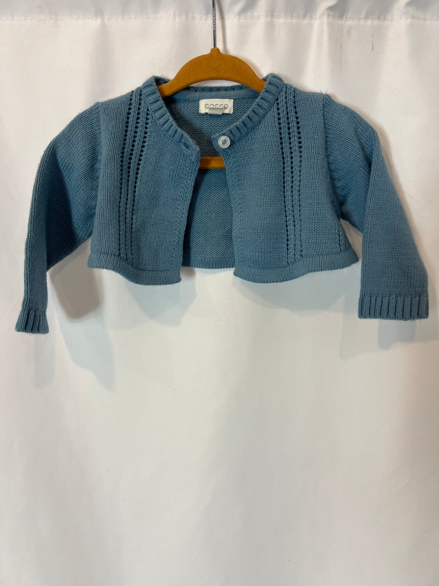 GOCCO. Blue knit romper set. Size 6-9 months