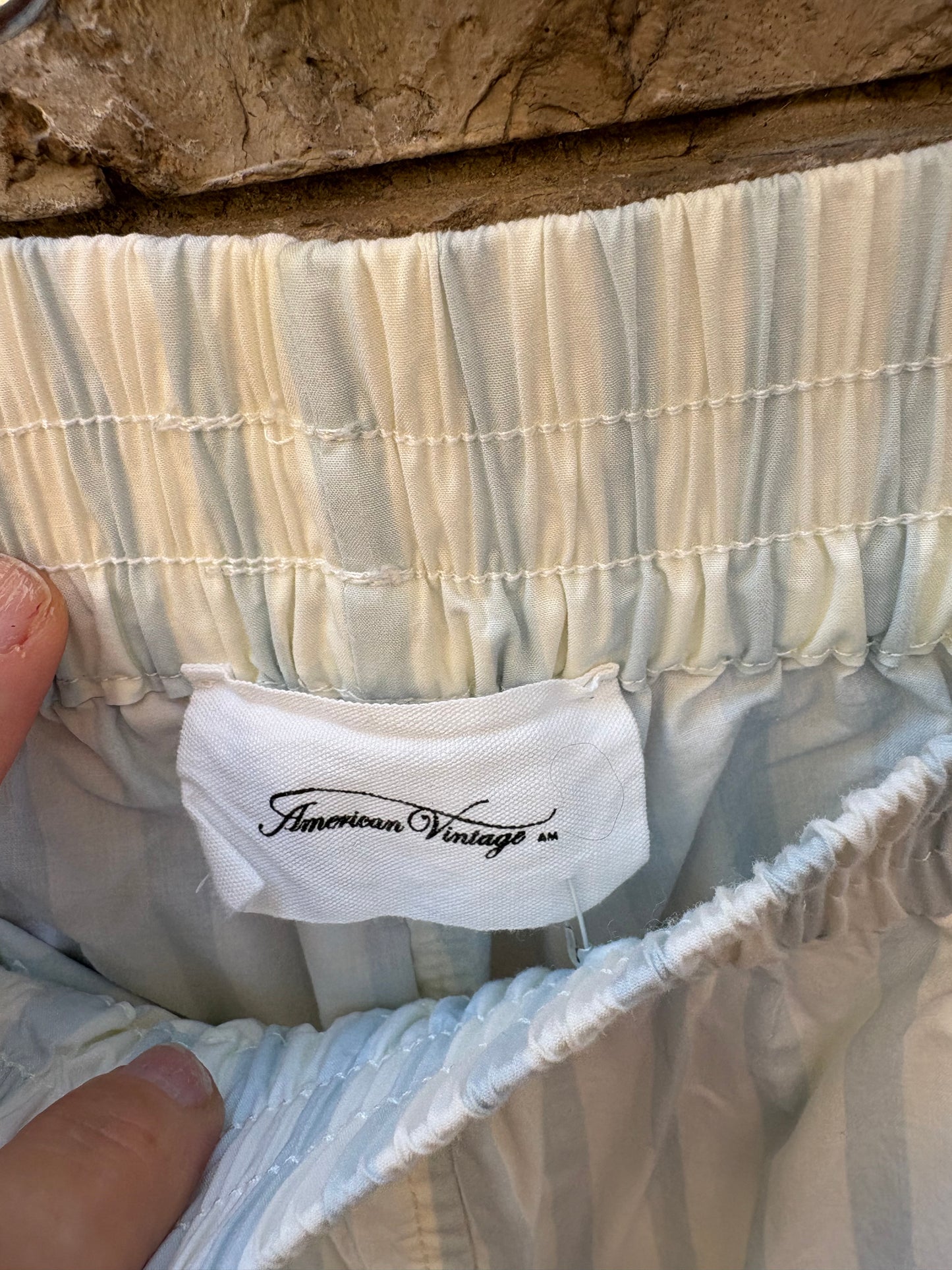 AMERICAN VINTAGE. Pantalón algodón rayas azul claro