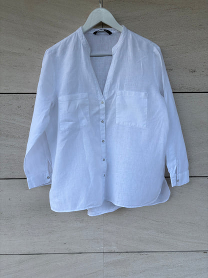 ZARA. Camisa blanca 100% lino bolsillos