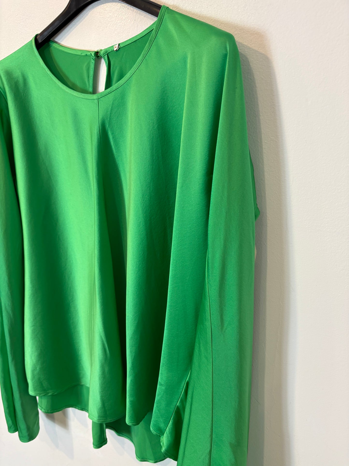 FORTE FORTE. Top seda verde fluido