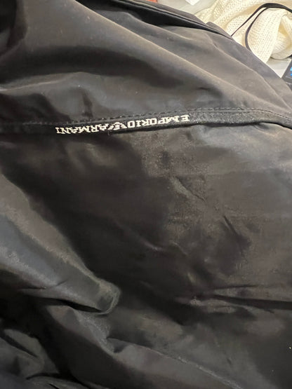 EMPORIO ARMANI. Gabardina negra T.36