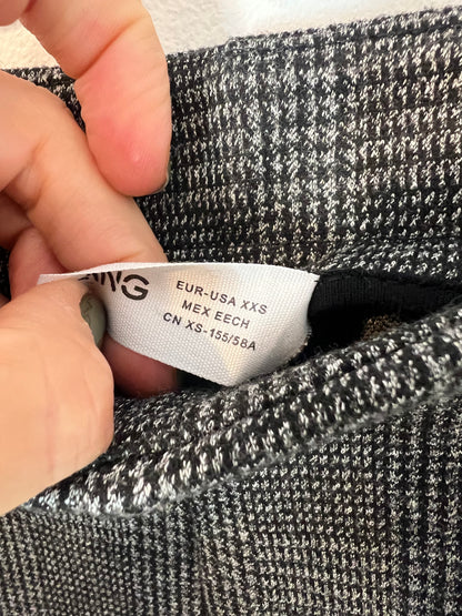 MANGO. Pantalón campana cuadros T.xxs