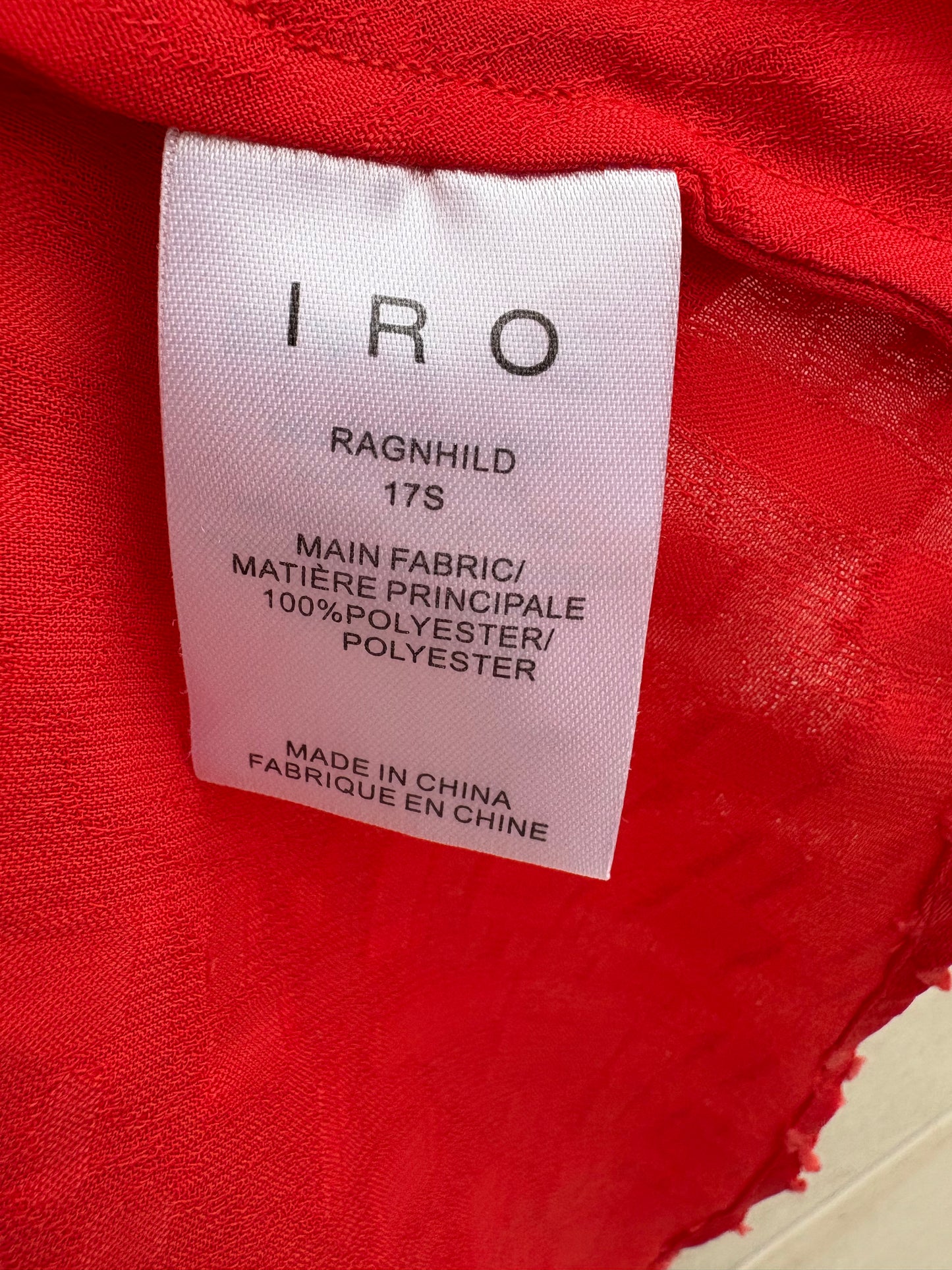 IRO. Top rojo fluido textura