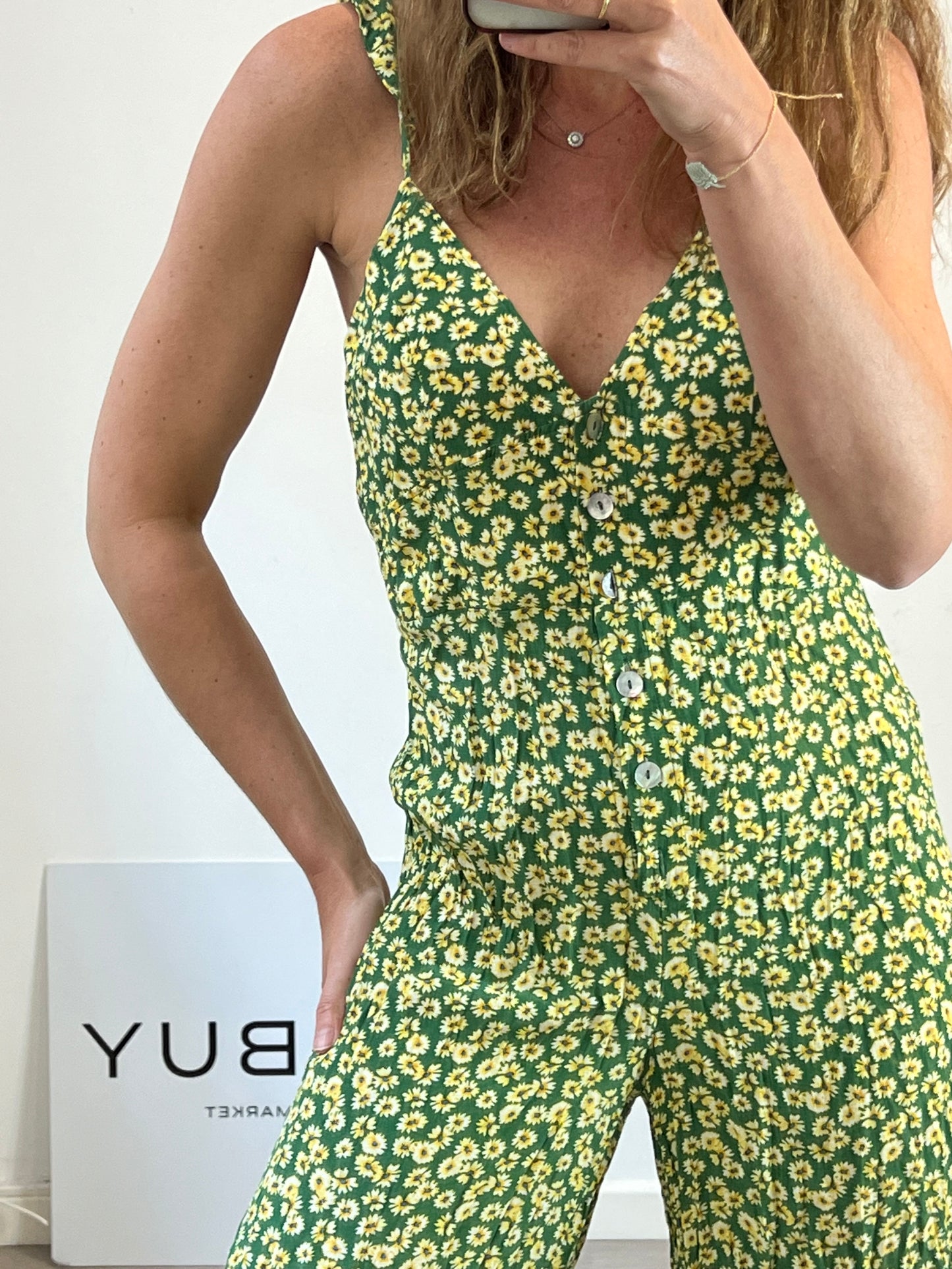 ZARA. Mono verde flores T.l (m/l)