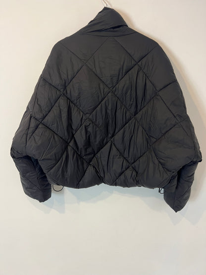 ZARA. plumas negro guateado T.m