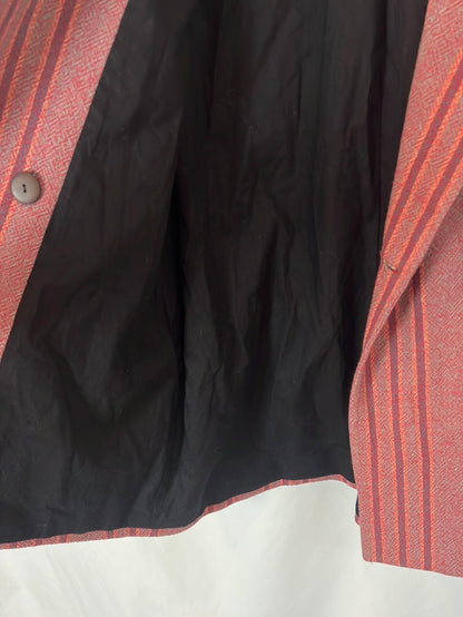 INTROPIA. Chaqueta burdeos rayas T.s