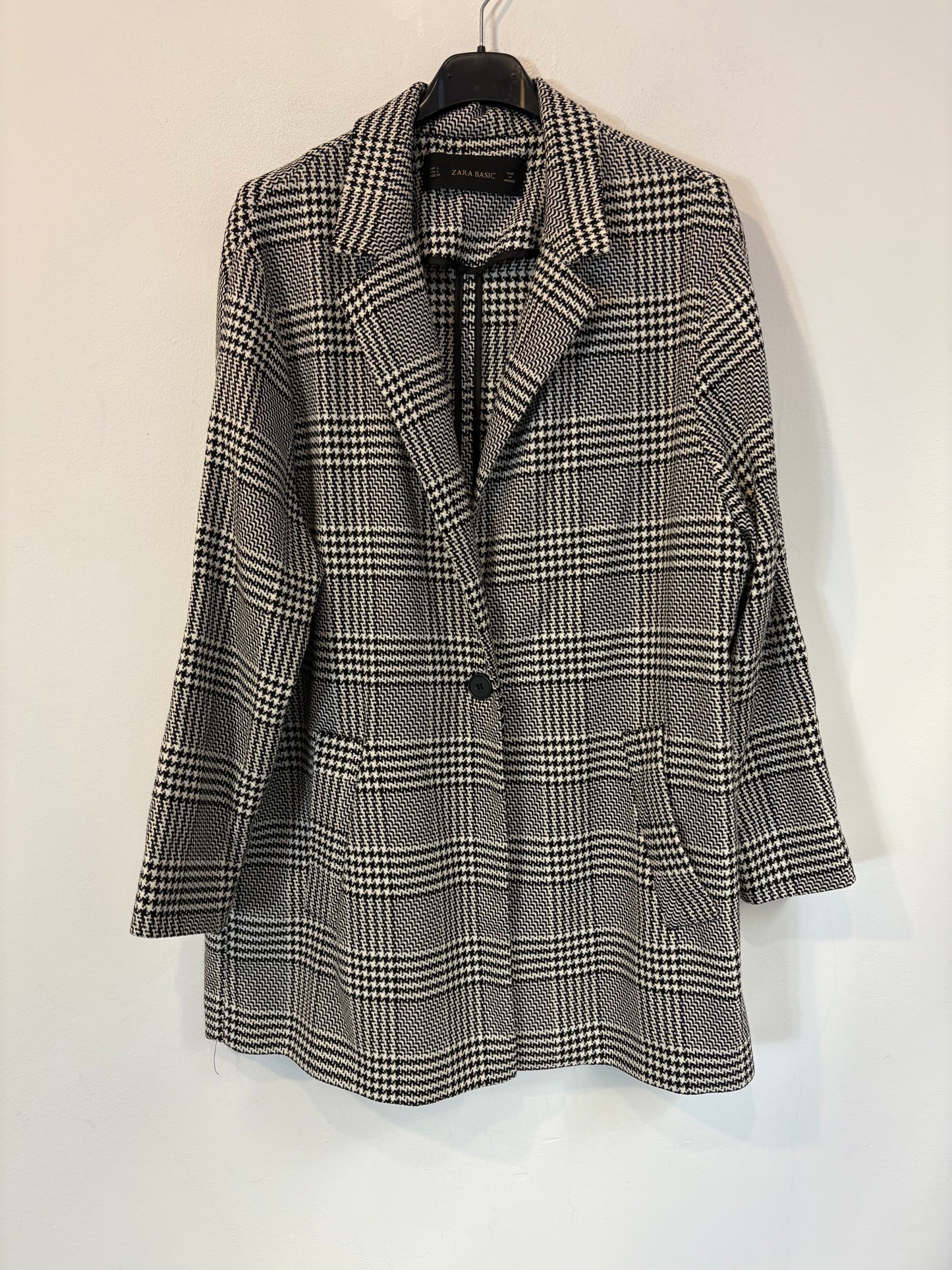 ZARA. Chaqueta larga pata de gallo