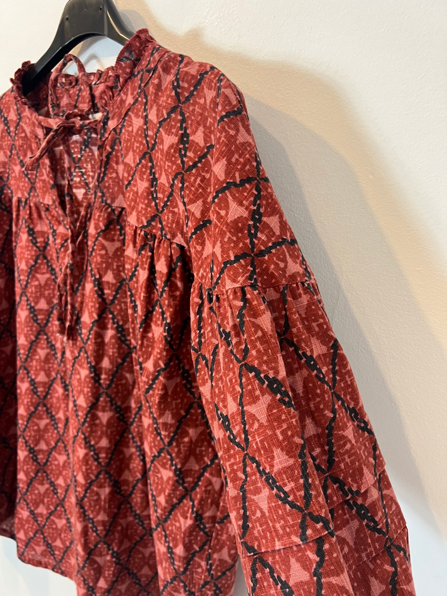 RENATTA&amp;GO. Printed burgundy blouse. TM