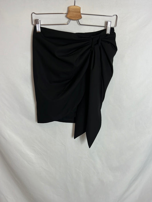 ZARA. Falda negra fruncida T.s