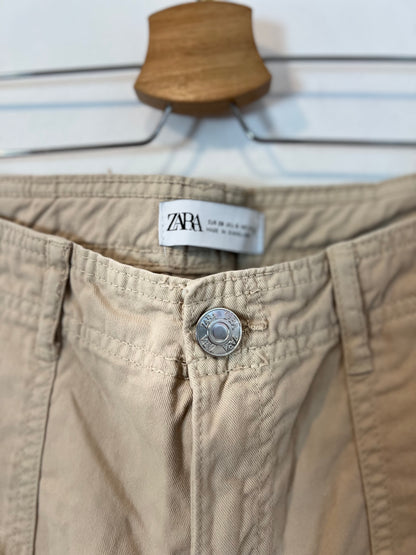 ZARA. Pantalón recto bolsillos T.38