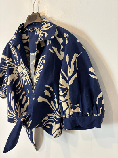 ZARA. Conjunto falda y blusa azul estampado