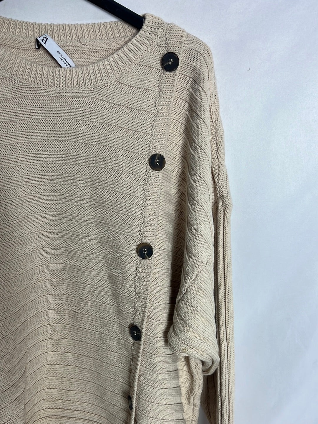 ZARA. Beige buttoned sweater, size M