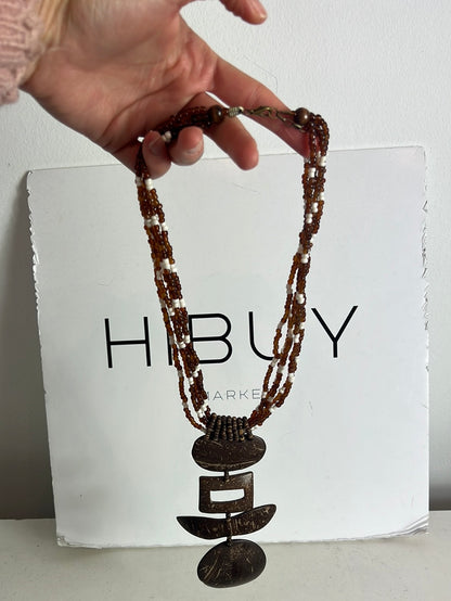 OTHERS. Necklace with coconut details