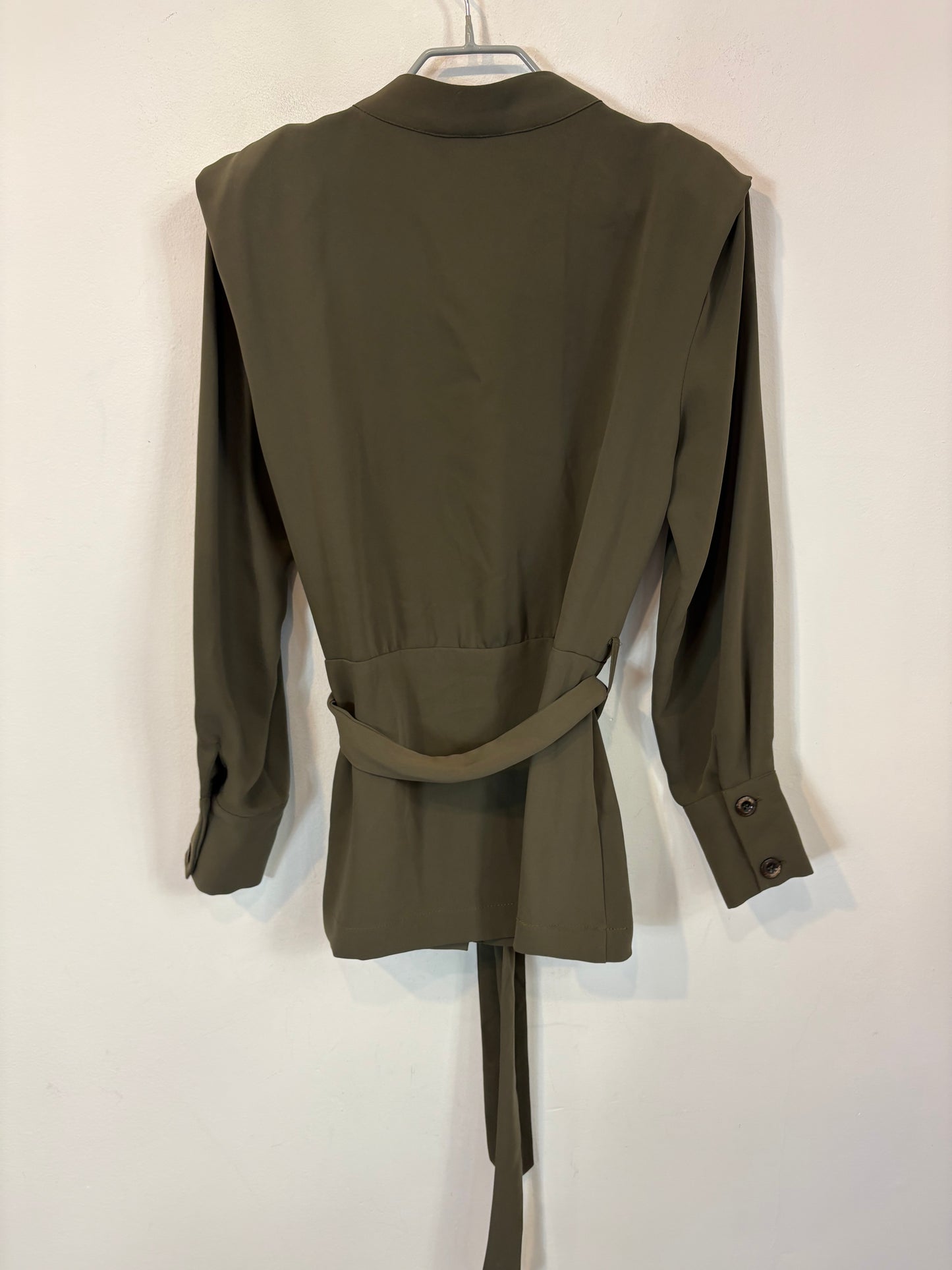 VOGANA. Total look verde fluido