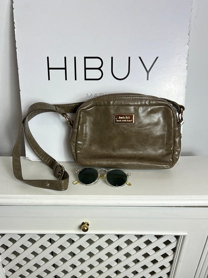 AMICHI. Bolso efecto piel verdoso