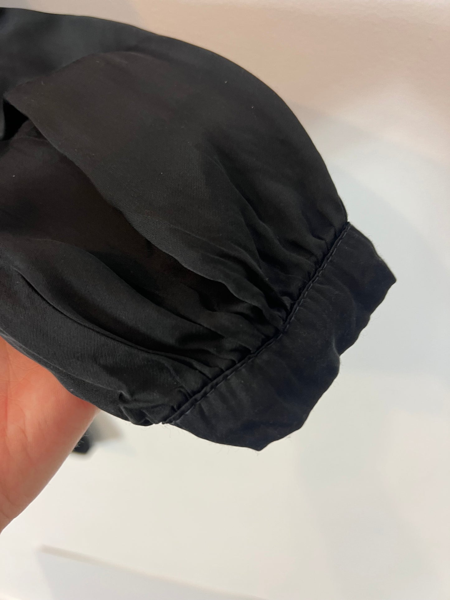 WHITE&ONE. Blusa negra fluida TU(S/M)