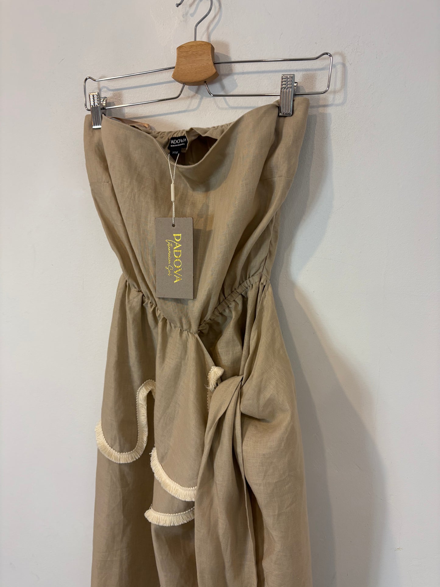 PADOVA. Vestido largo de lino detalles flecos