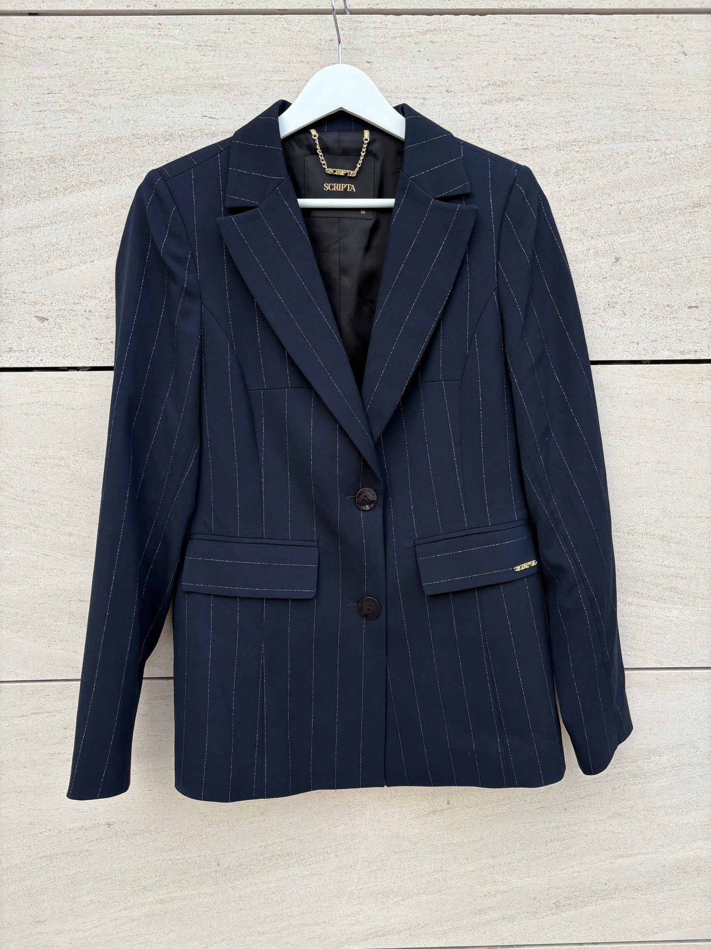 SCRIPTA. Traje de chaqueta azul marino con chaleco
