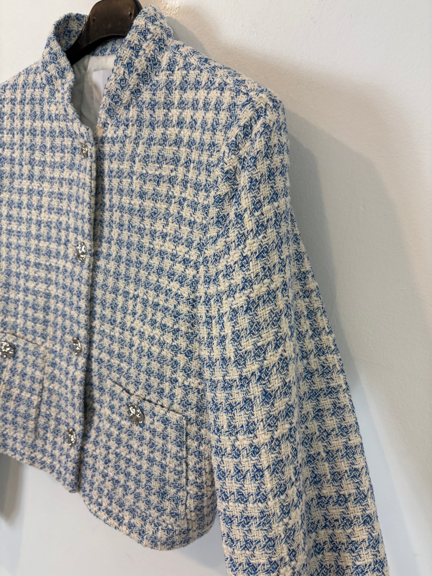 MANGO. Chaqueta tweed azul y blanco. T S