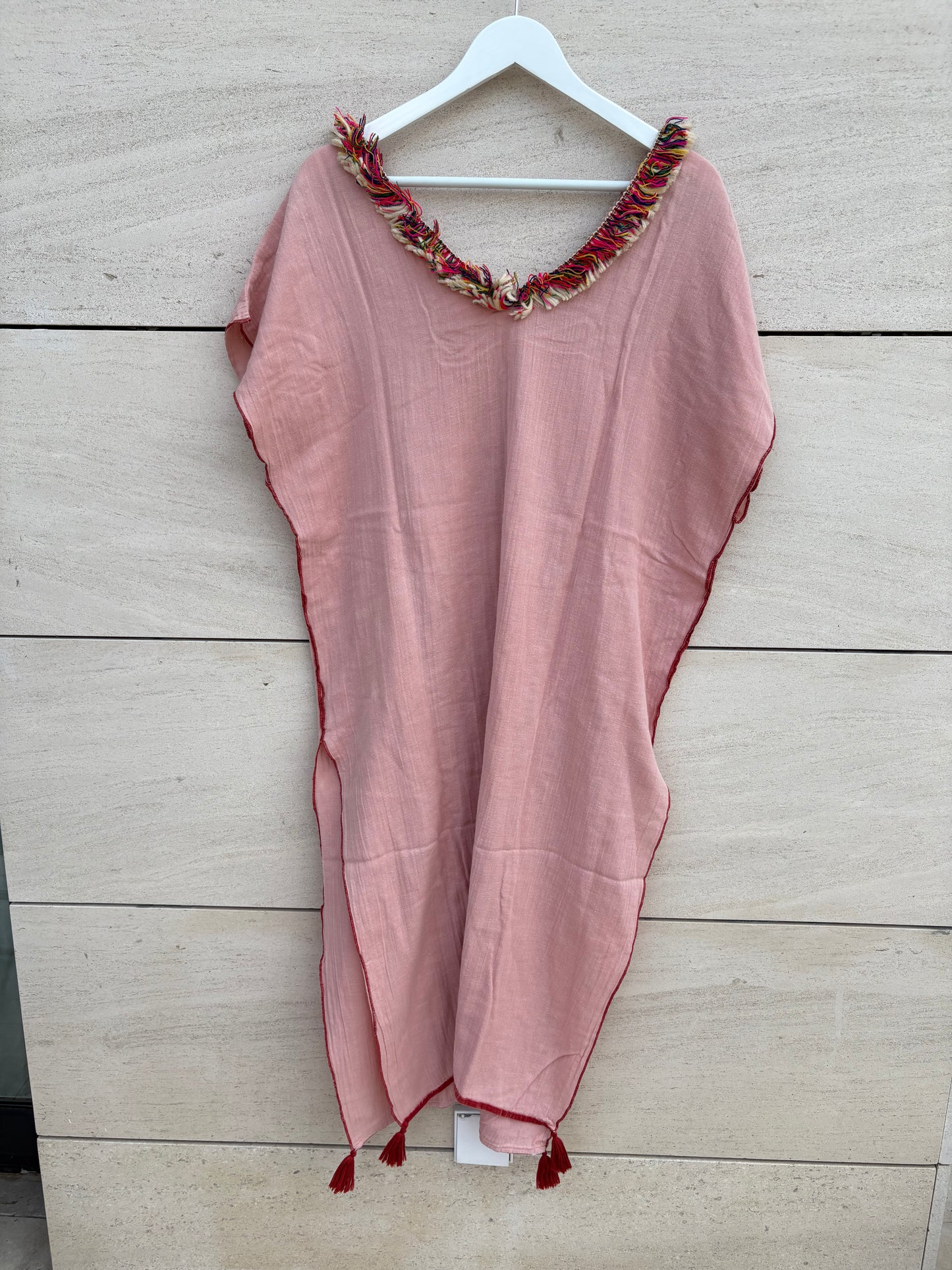 BALAKATA. Kaftán rosa flecos colores. T S/M