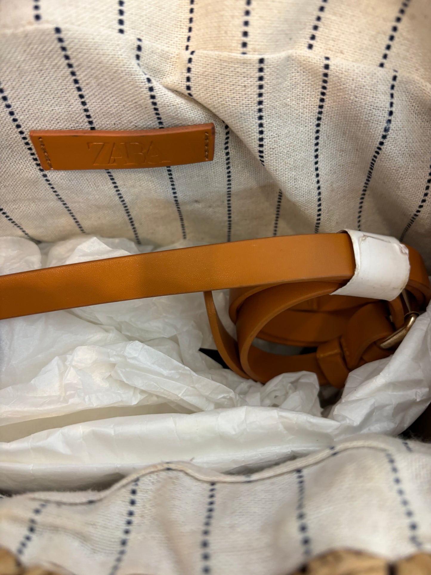 ZARA. Bolso rafia detalle asa