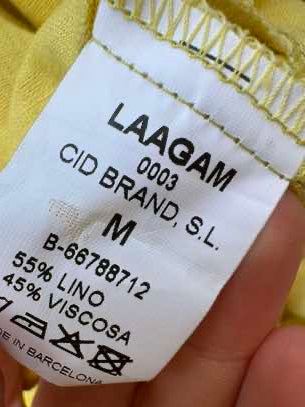 LAAGAM. Conjunto amarillo con lino