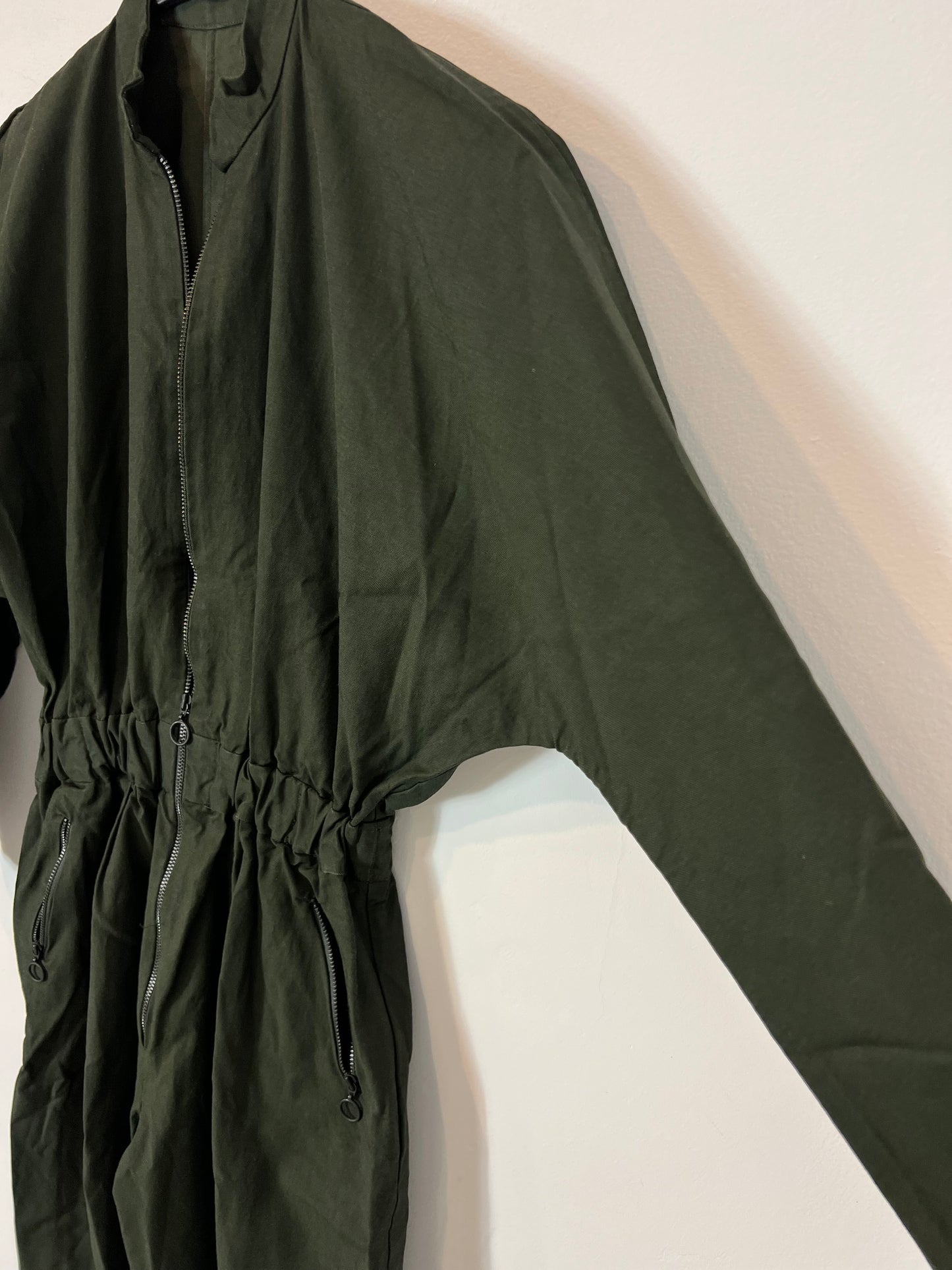 CORTANA. Mono verde militar T.36