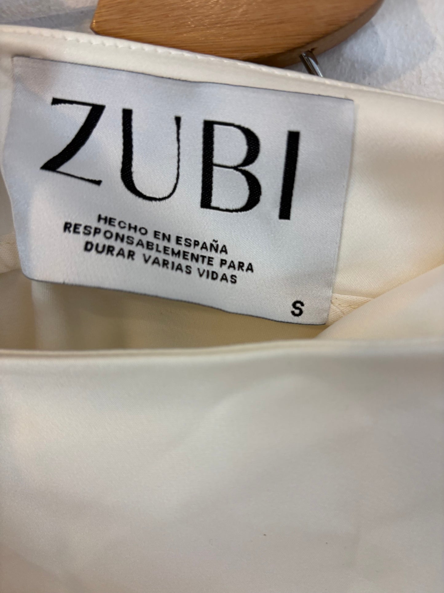 ZUBI. Falda larga satinada