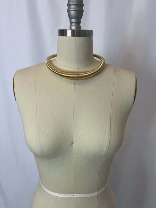 OTHERS. Rigid golden choker