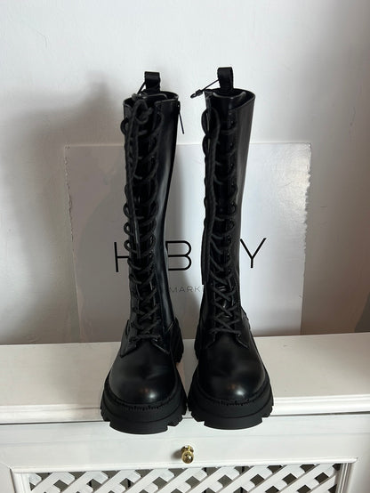 ZARA. Bota alta militar cordones. T 39