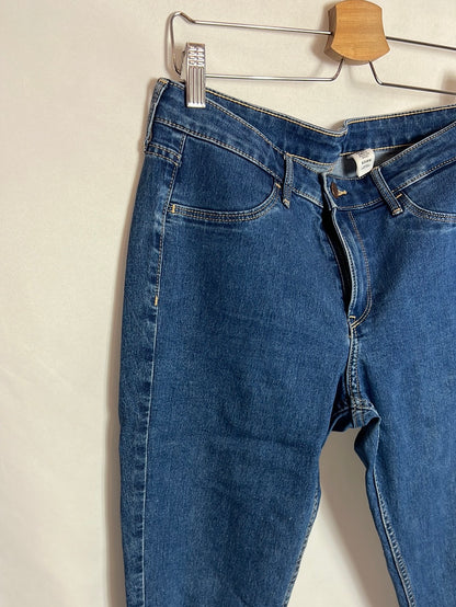 OTRAS. Denim pitillo cintura media. T 40