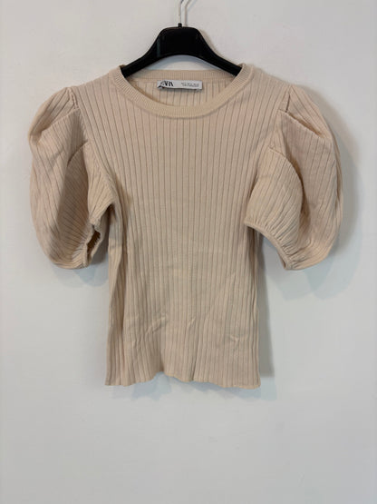 ZARA. Beige top with ribbed sleeves. T.S.