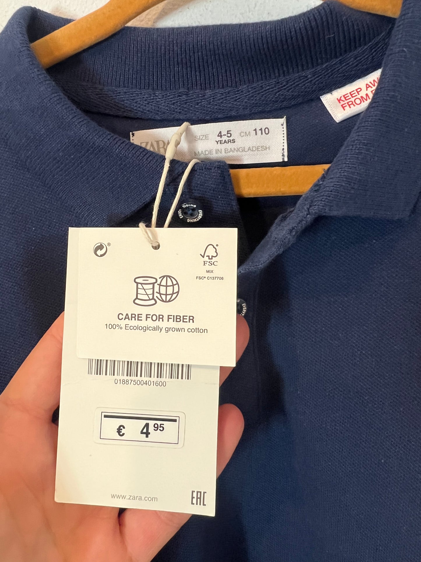 ZARA. Polo azul  niño. T 4-5 años