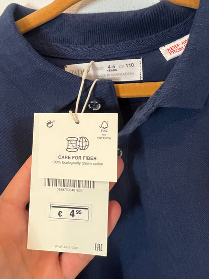 ZARA. Polo azul  niño. T 4-5 años