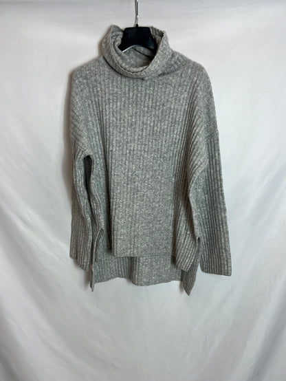 H&M. Jersey gris canalé asimétrico. T S