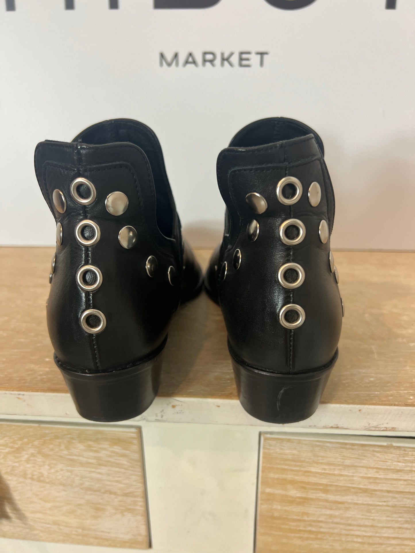 MICUIR. Botines negros tachuelas T.38