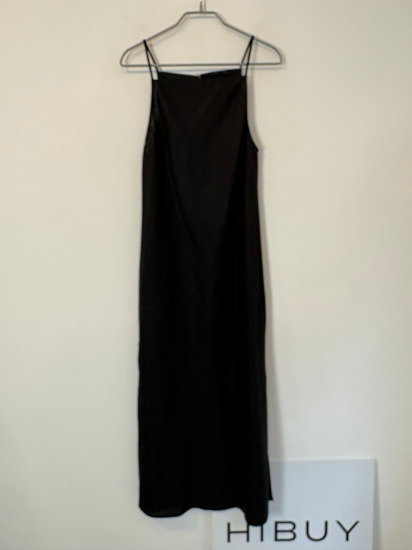 MASSIMO DUTTI. Vestido negro midi de lino
