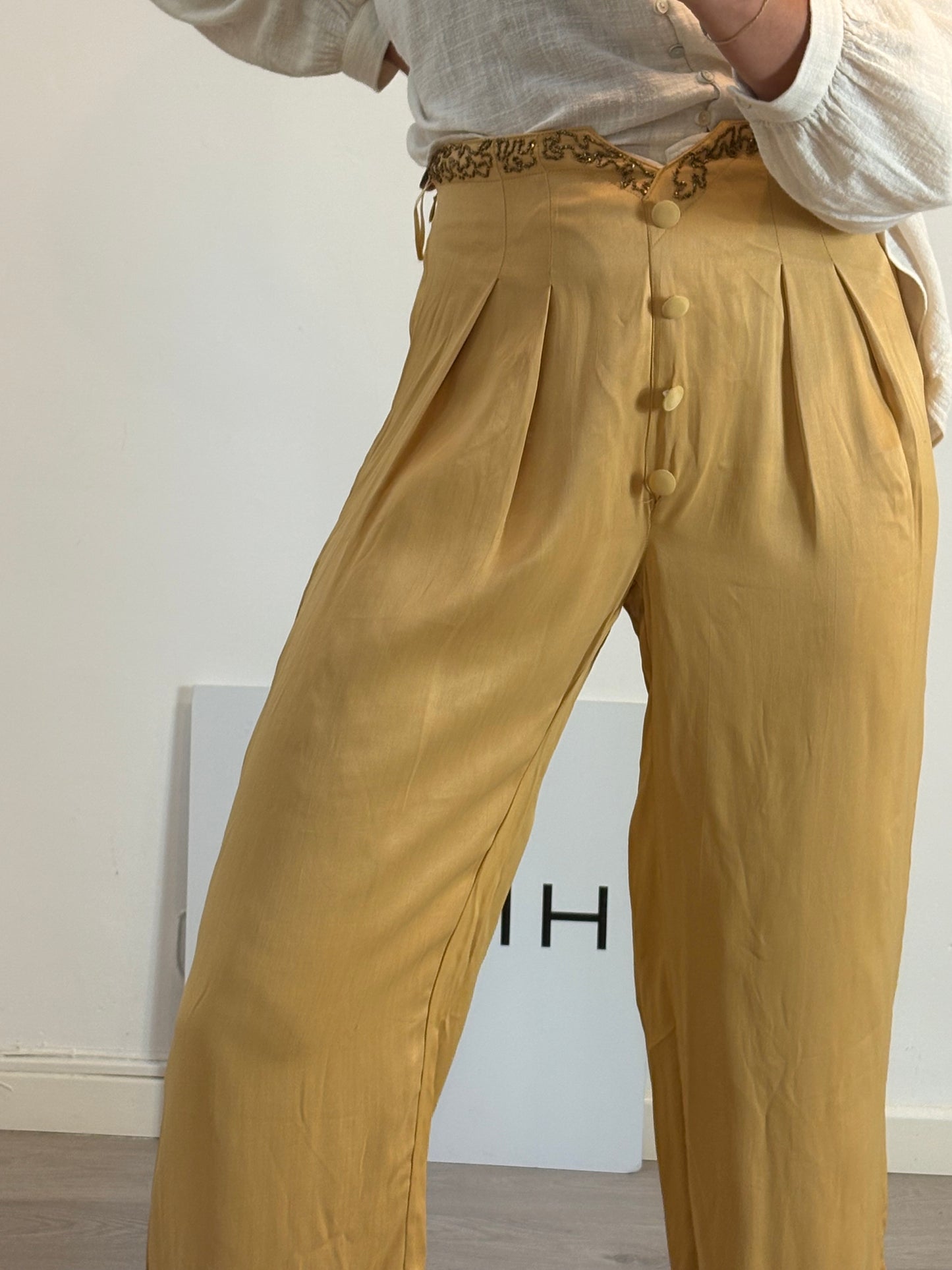 INTROPIA. Pantalón culotte abalorios T.36